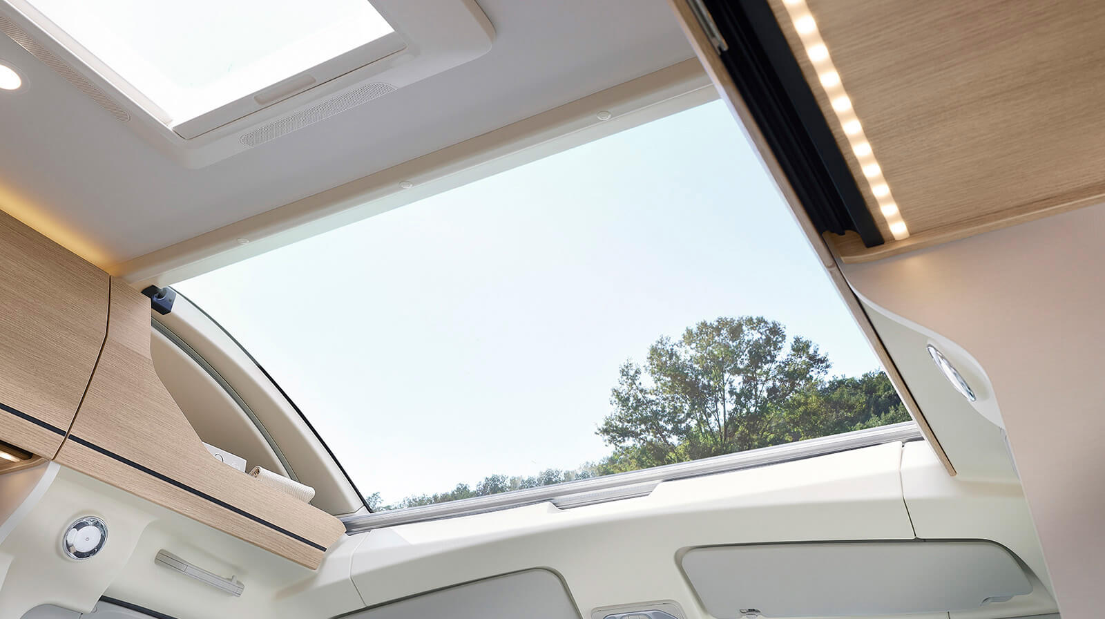 BILDER INNENDØRS RAPIDO Bobiler C66